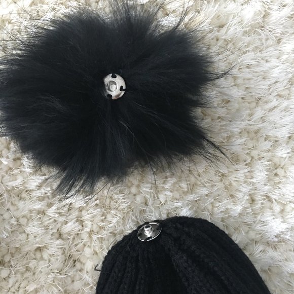 BLACK FUR POM BEANIE HAT - Picture 4 of 10